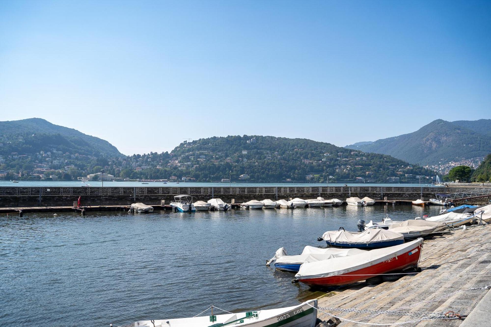 Appartamento Esclusivo Fronte Lago, In Centro A Como Con Garage Exterior photo